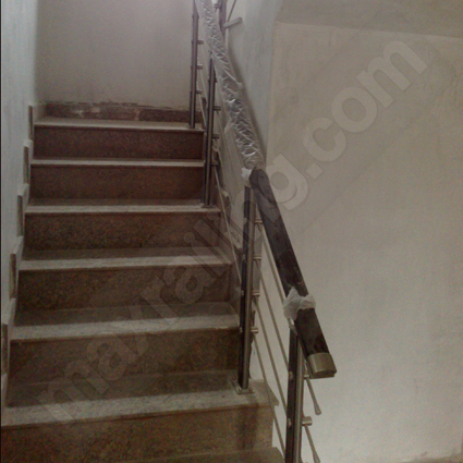 Парапети за стълби